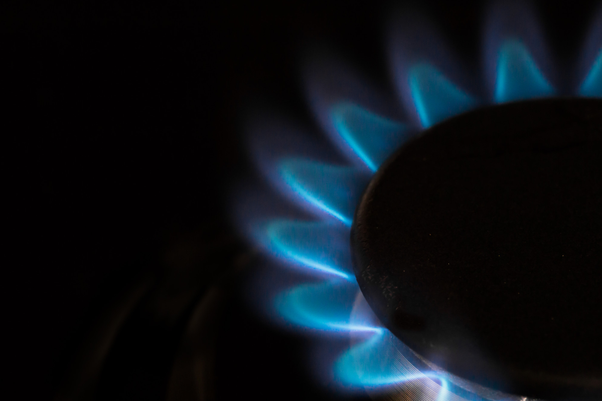 kitchen-blue-circle-flame-ring-stove-cooker-gas-burner-hob_t20_z3jkva